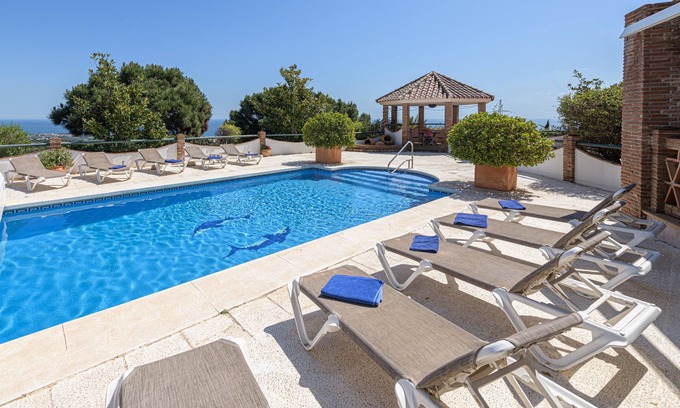 Estepona Villa | Villa Lina: Ocean View Retreat with Private Pool & Spa