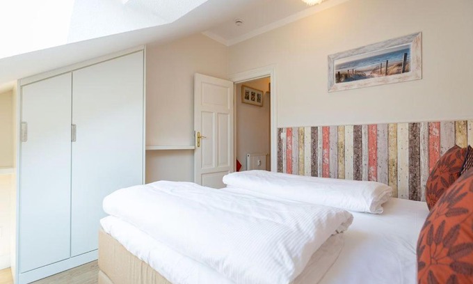 Ahlbeck Apartment | Discover Villa Linquenda App 6: Pet-Friendly Haven with 9.8/10