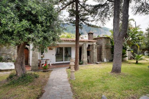Forio Villa | Villa Liuba con piscina e sauna