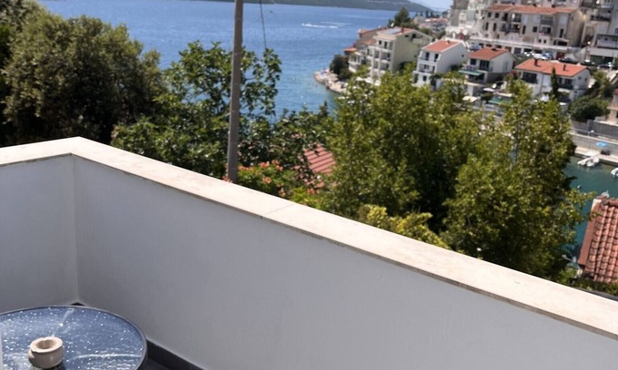 Neum Apartment | Villa Ljiljana: Sea View Apartment with Terrace & Family-Friendly Amenities