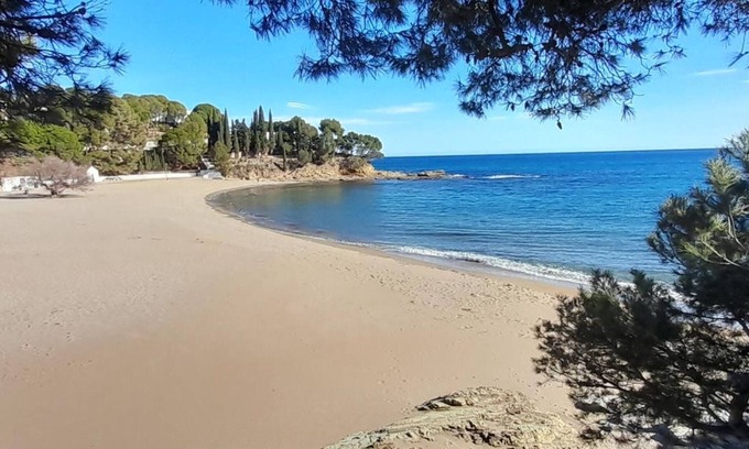 Llanca Villa | Spacious Villa Llançà with Oceanfront Views and Spa