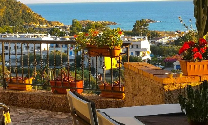 Ascea House | Discover Villa Lo Scoglio: Pet-Friendly & Family Approved