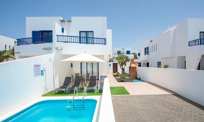 Playa Blanca House | Relaxing Villa in Playa Blanca with Private Pool & Ocean View