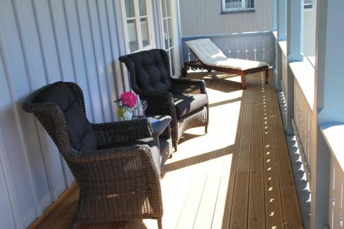 Juodkrante Apartment | Family-Friendly Villa Loebel: Queen Louisa Apartment Awaits