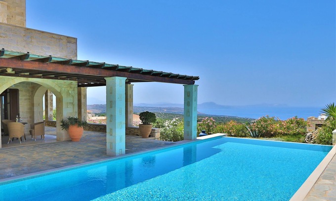 Atsipópoulon Villa | Villa Lofos: Oceanfront Retreat with Infinity Pool & Jacuzzi