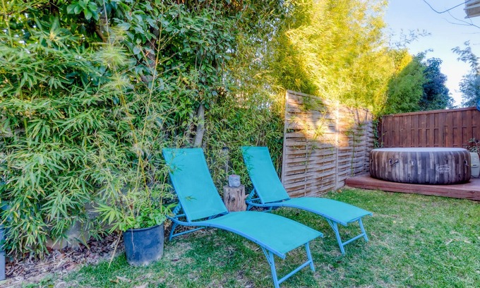 Lunel Villa | Villa "Loft Ambrussum": Relaxing Terrace, Hot Tub & Wi-Fi