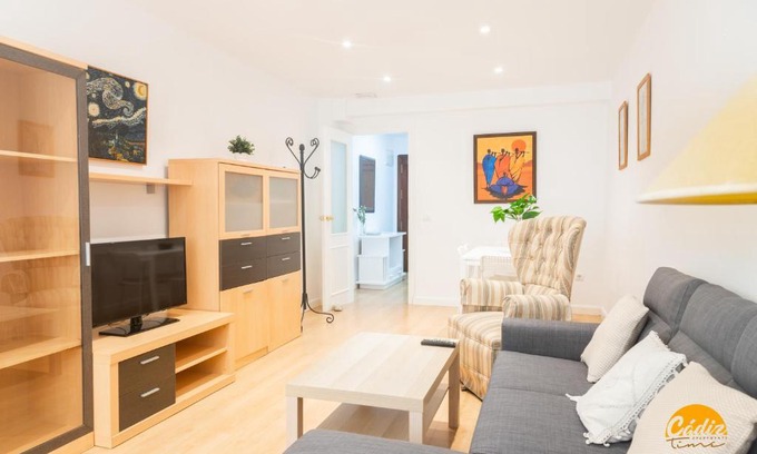 Cadiz Apartment | Villa Lola: Family-Friendly Retreat in Cadiz with Pet Access