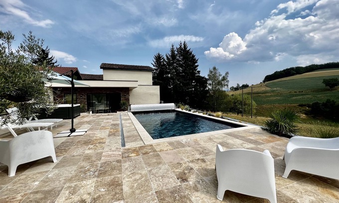Saint-Heand Villa | Villa Loma: Relaxing Retreat with Pool & Spa Amenities