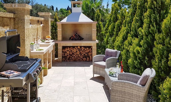 Parabita Villa | Experience 275 Villa Loran: Oceanfront Bliss Awaits
