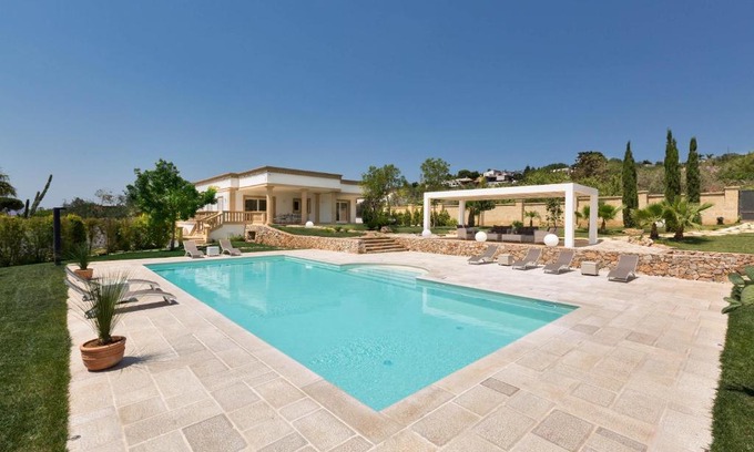 Parabita Villa | Relax at Villa Loran by BarbarHouse with Pool & Pet-Friendly