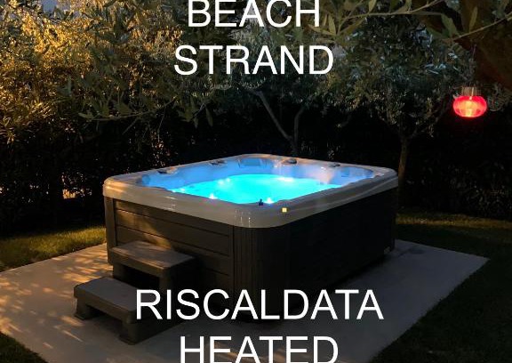 San Benedetto di Lugana Apartment | Unforgettable Villa Lori Apartments by Garden and Beach