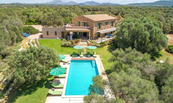 Felanitx Villa | Villa 'Los Hibiscus': Mountain View Oasis with Pool & Spa
