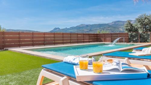 Riogordo House | Relax at Villa Los Ruedos Riogordo with Private Pool