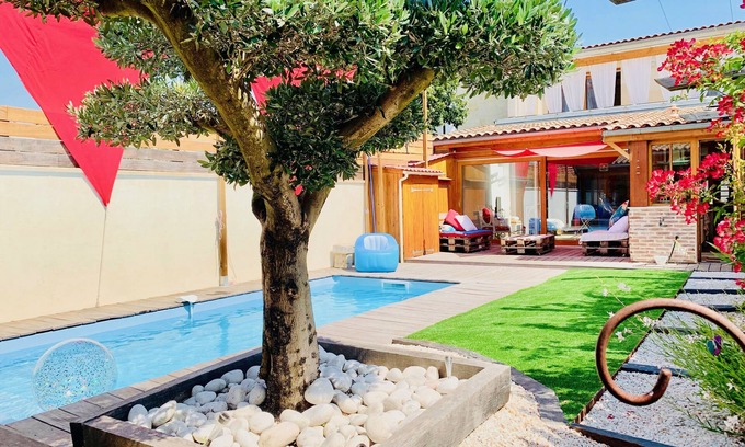 Libourne Villa | Villa Lotus Libourne: Ocean View with Private Pool Paradise