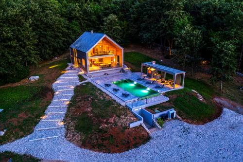Lovinac Villa | Elegant Villa Lovelos: Oceanfront Bliss with Spa & Pool