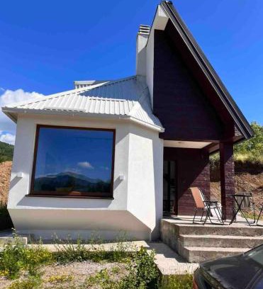 Kolasin Villa | Villa Luce: Guest Rated 9.5 - Family & Pet Friendly Escape