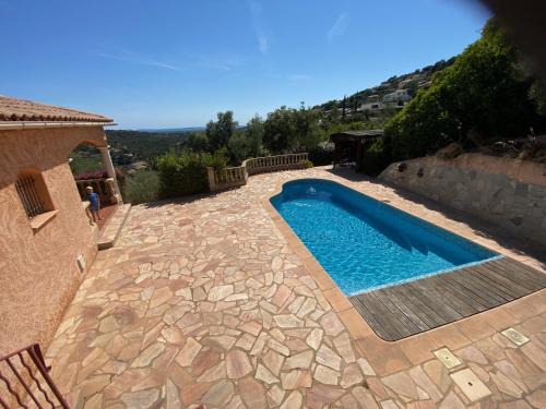 La Londe-les-Maures Villa | Elegant Villa Lucio: Family-Friendly with Pool Access