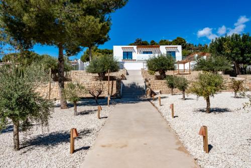 Benissa Coast Villa | Elegant Villa Lujo with Private Pool - Family Friendly Retreat