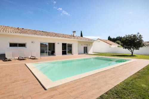 Ychoux House | Discover Villa Lumière Ychoux: Family-Friendly Getaway