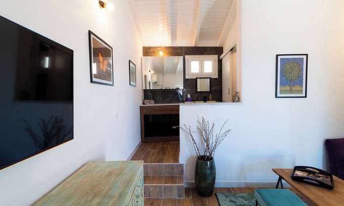 Spartylas Villa | Discover Villa Luminosa - Your Perfect Escape Awaits
