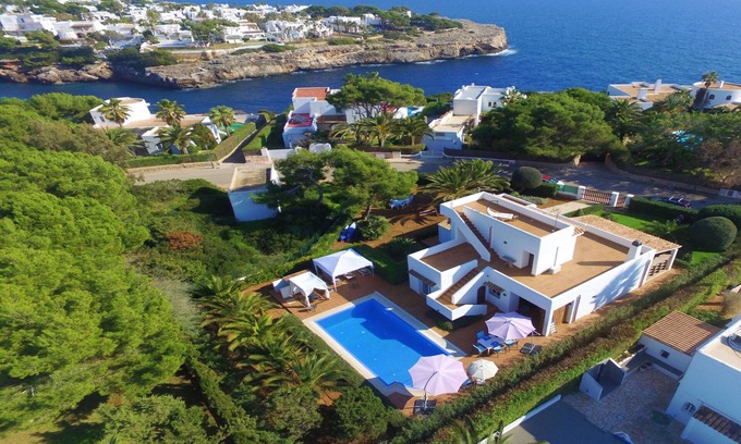 Cala d'Or Villa | Villa "Luna": Oceanfront Retreat with Pool & Terraces