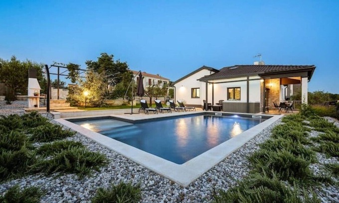 Kastelir Villa | Villa Lunasol & Pool: Family-Friendly Retreat in Kaštelir
