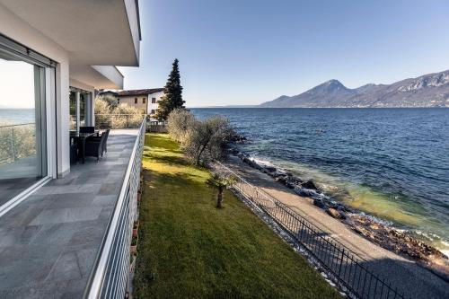 Brenzone sul Garda Apartment | Villa Luthien: Ocean View Paradise with 9.8 Guest Rating