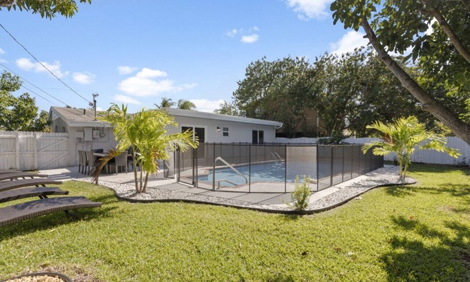 Boca Raton House | Villa Luxe: Private Pool Home Ideal for Families in Boca