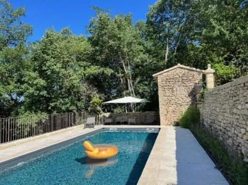 Menerbes Villa | Exquisite Villa in Menerbes with Pool & Pet-Friendly Stay