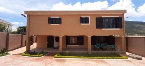 Antananarivo Avaradrano Villa | Elegant Villa: Spacious Family Retreat with Child-Friendly Amenities