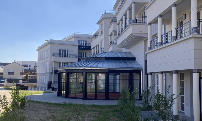 Saint-Cyr-l'Ecole Apartment | Villa Médicis Saint-Cyr-L'école