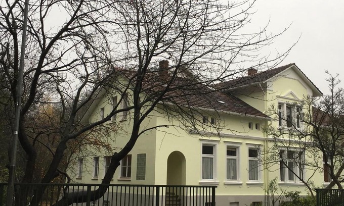 Loehne Bed & Breakfast | Discover Villa Mühlenbach: Pet-Friendly Family Retreat