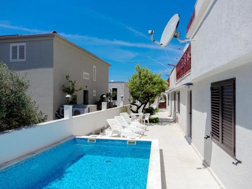 Krizna luka Apartment | Escape to Villa M&M - Hvar with Oceanfront Bliss