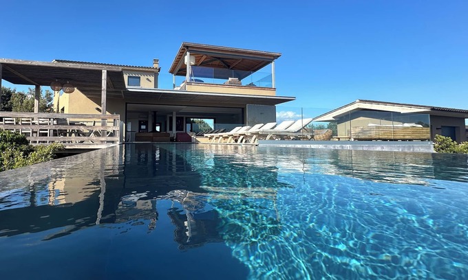 Pianotolli-Caldarello House | Villa MEREMAKI: Heated Pool & Breathtaking Sea Views