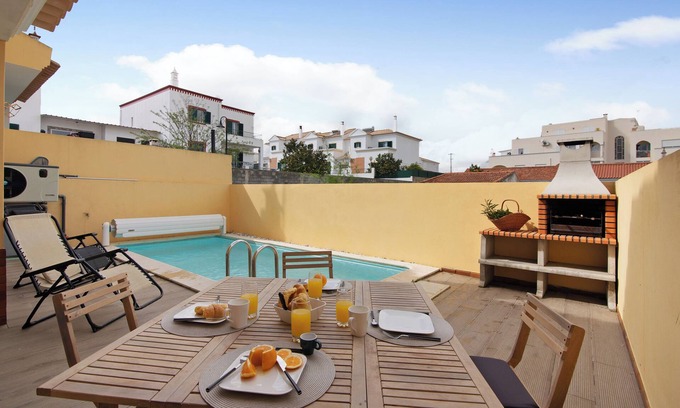 Monte Raposo Villa | Villa 'Machado' with Private Pool, Balcony and Wi-Fi