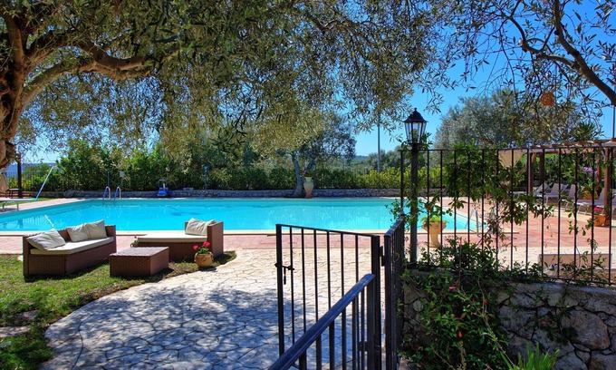 Noto Villa | Discover Villa Maddalena in Beautiful Palazzolo Acreide