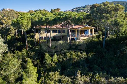 Madonna delle Grazie Villa | Seaside Escape at Villa Madonna delle Grazie, Goelba