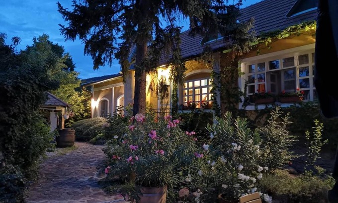 Revfulop House | Villa-Magdi Vendégház: Guest Rated 9.8 with Ocean Views