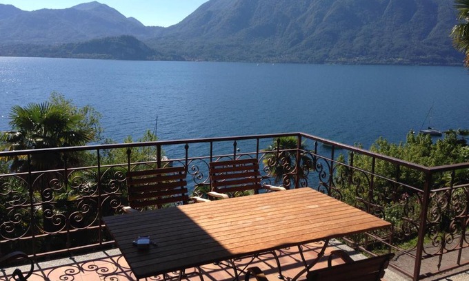 Ghiffa House | Villa Maggiore: Pet-Friendly Ocean View Near Family Fun