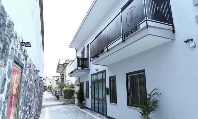Pompei Apartment | Villa Magiola: Ideal Retreat Near Pompei Excavations