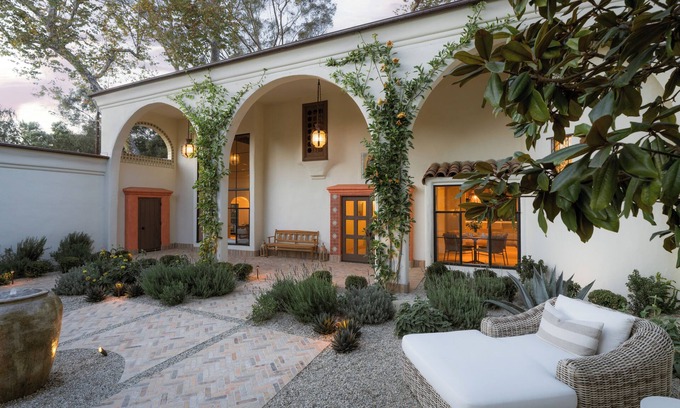 Montecito House | Villa Magnolia - A Masterpiece of Elegance in Montecito