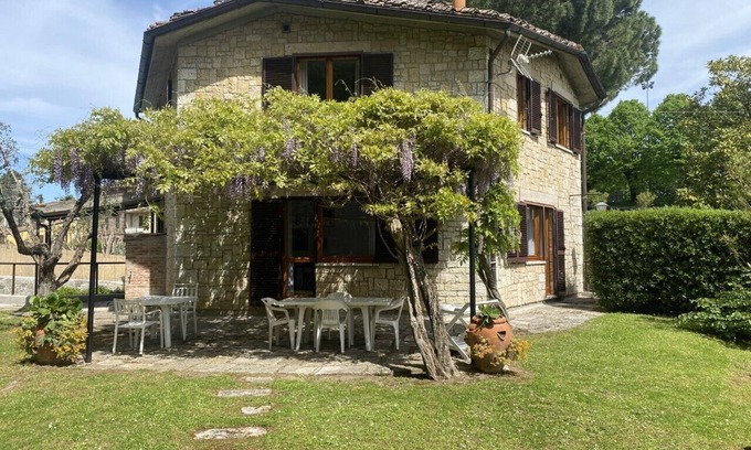 Cetona House | Villa Magnolia: Family-Friendly Retreat in Cetona