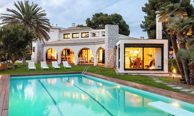 Passeig Maritim House | Villa Mahe by Utopia Villas