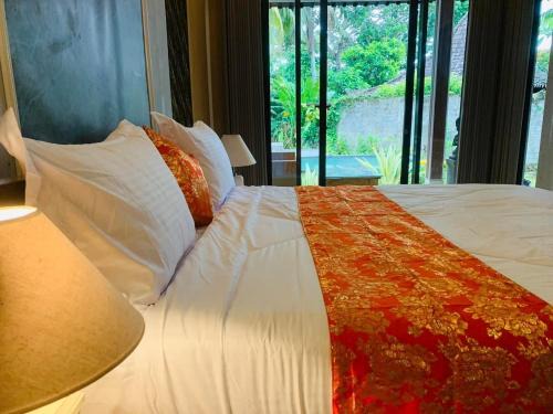 Sayan Villa | Villa Mahesa: Family-Friendly Stay with Pool and Spa