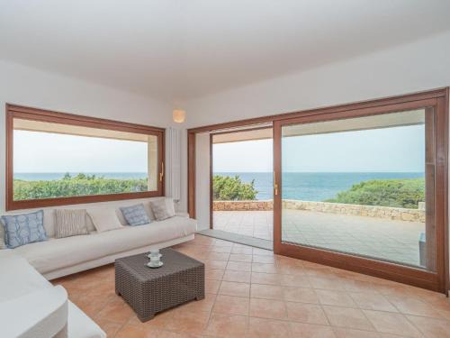 Portobello Villa | Top-Rated Villa Malvasia: Family-Friendly with Kitchen