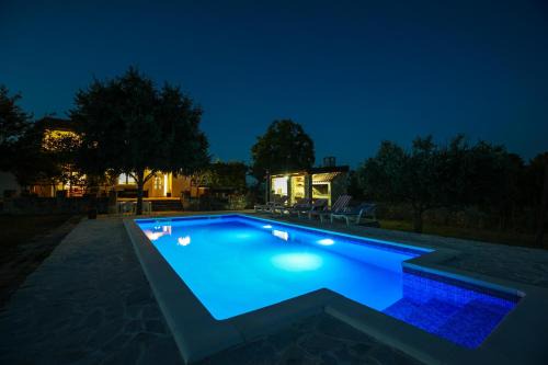 Velim House | Villa Mandorla: 4-Star Retreat with Pool and Pet-Friendly Options