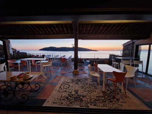 Ile du Levant Bed & Breakfast | Experience Villa Mandragore's Oceanfront Paradise