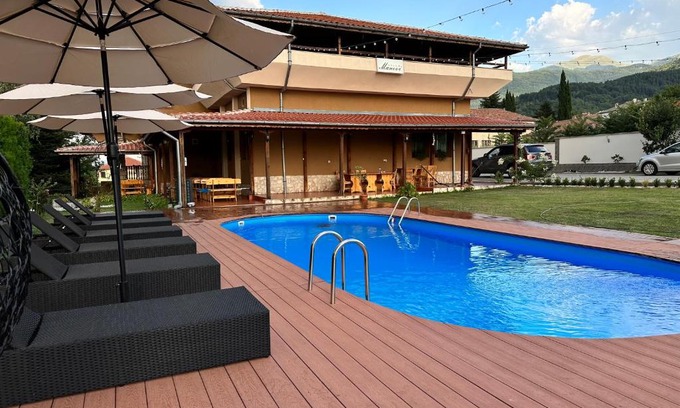 Kolarovo Villa | Villa Manevi: Pet-Friendly Getaway with Pool & Breakfast