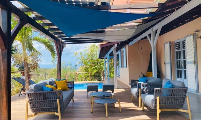 Schoelcher House | Villa Mango's Les Hauts de Madiana with Oceanfront Pool