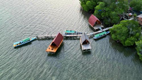 Rajabasa Villa | Discover Villa Mangrove Pulau Pahawang with Oceanfront Bliss